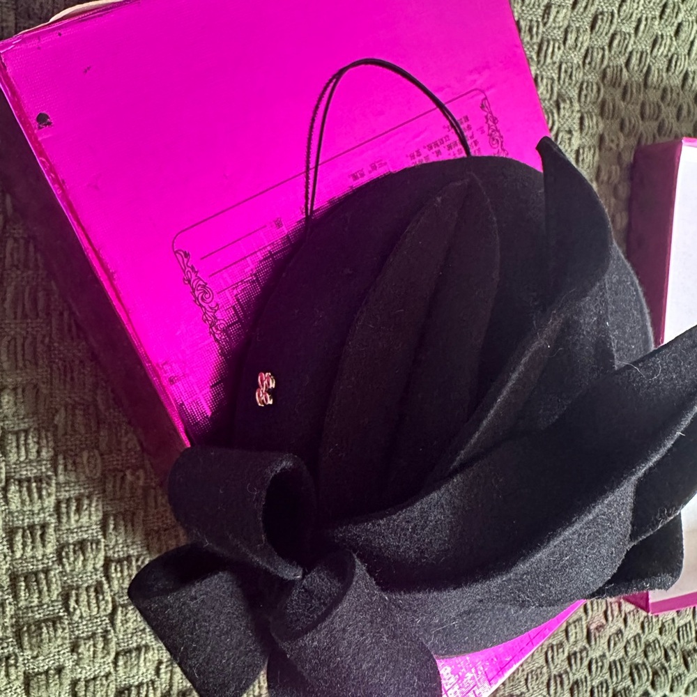 Elegant Black Wool Women's Hat